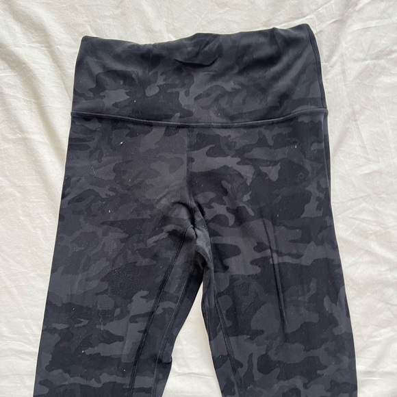 Lululemon Black Camouflage Leggings - Picture 5 of 7